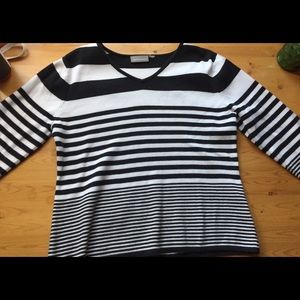 Croft & Barrow sweater. Size tag is cut out
